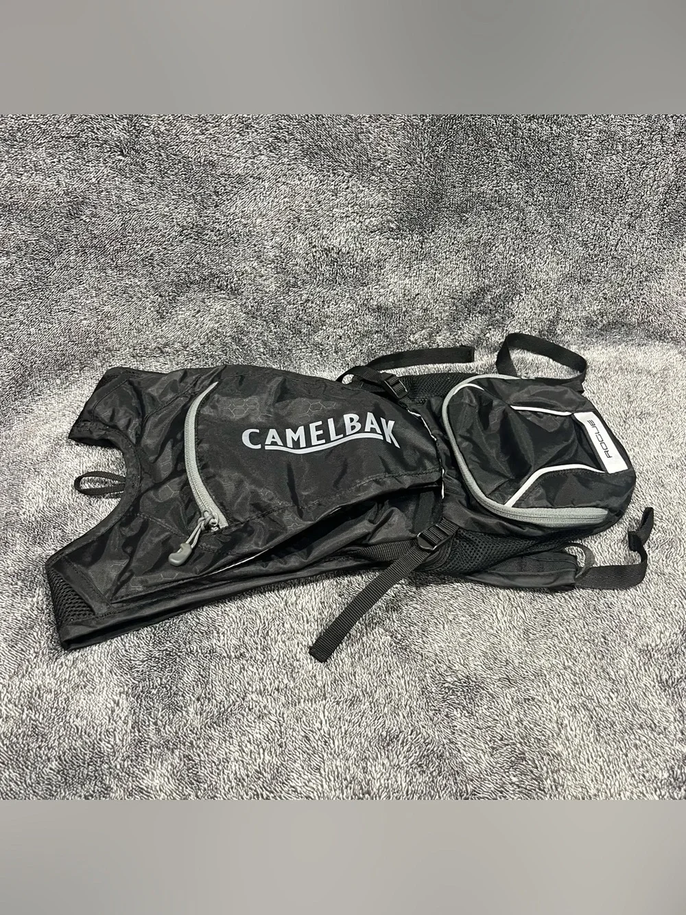 CamelBak Rogue Hydration Pack, Black/Graphite, Water, Hiking